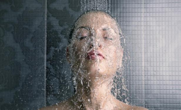 ¿Cómo cuidar tu piel durante el baño?